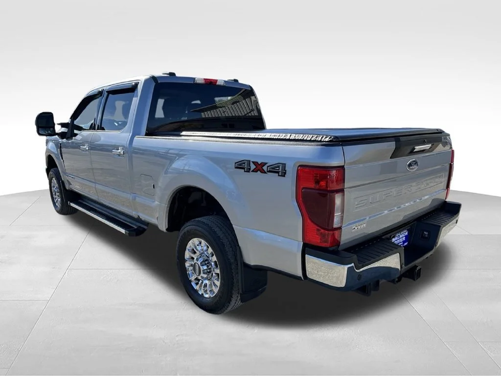 Used 2022  Ford XL image 7