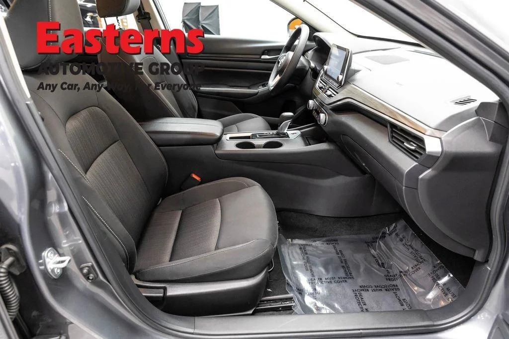 Used 2025 Gray Nissan 2.5 SV image 26