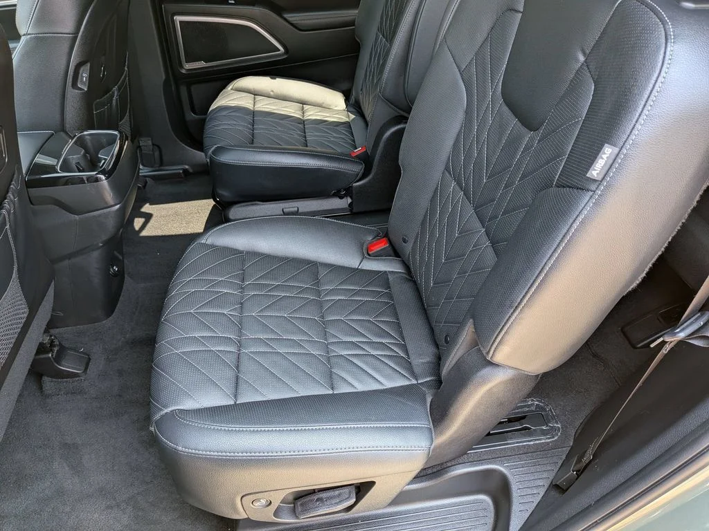 Used 2024 Green Kia EX X-Line image 28