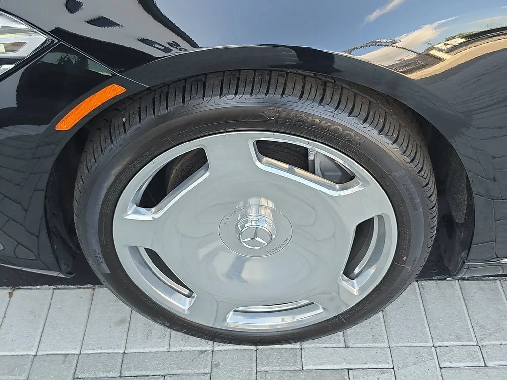 Used 2021 Black Mercedes-Benz Maybach S 580 image 10
