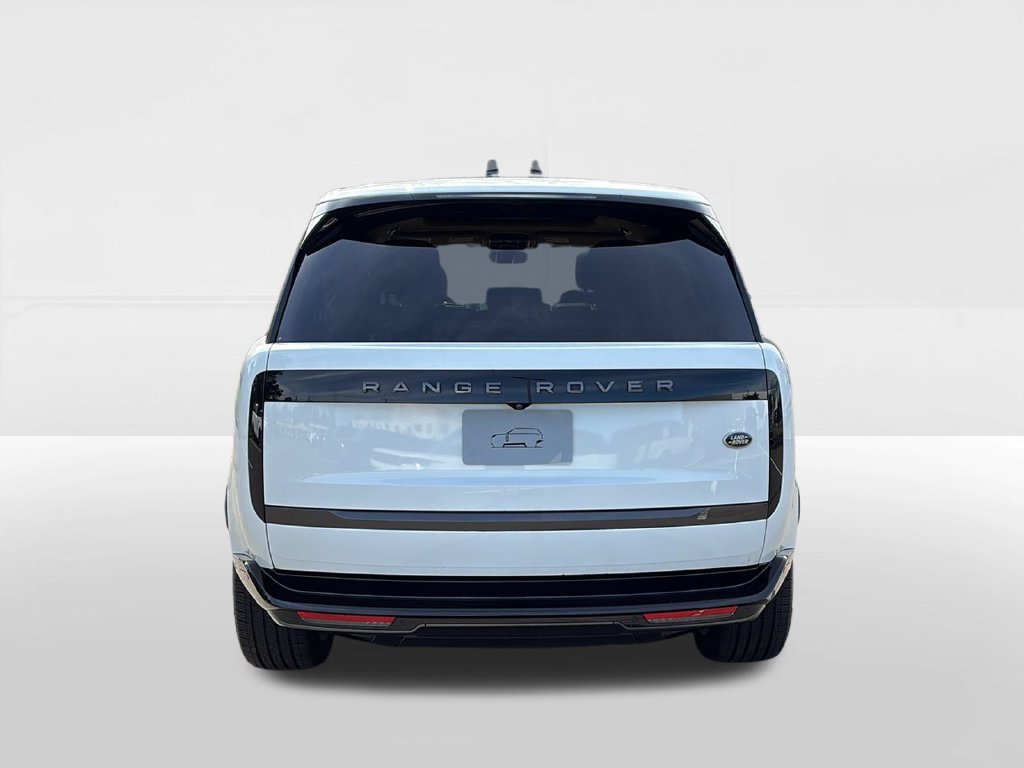 Used 2023 White Land Rover SE image 6