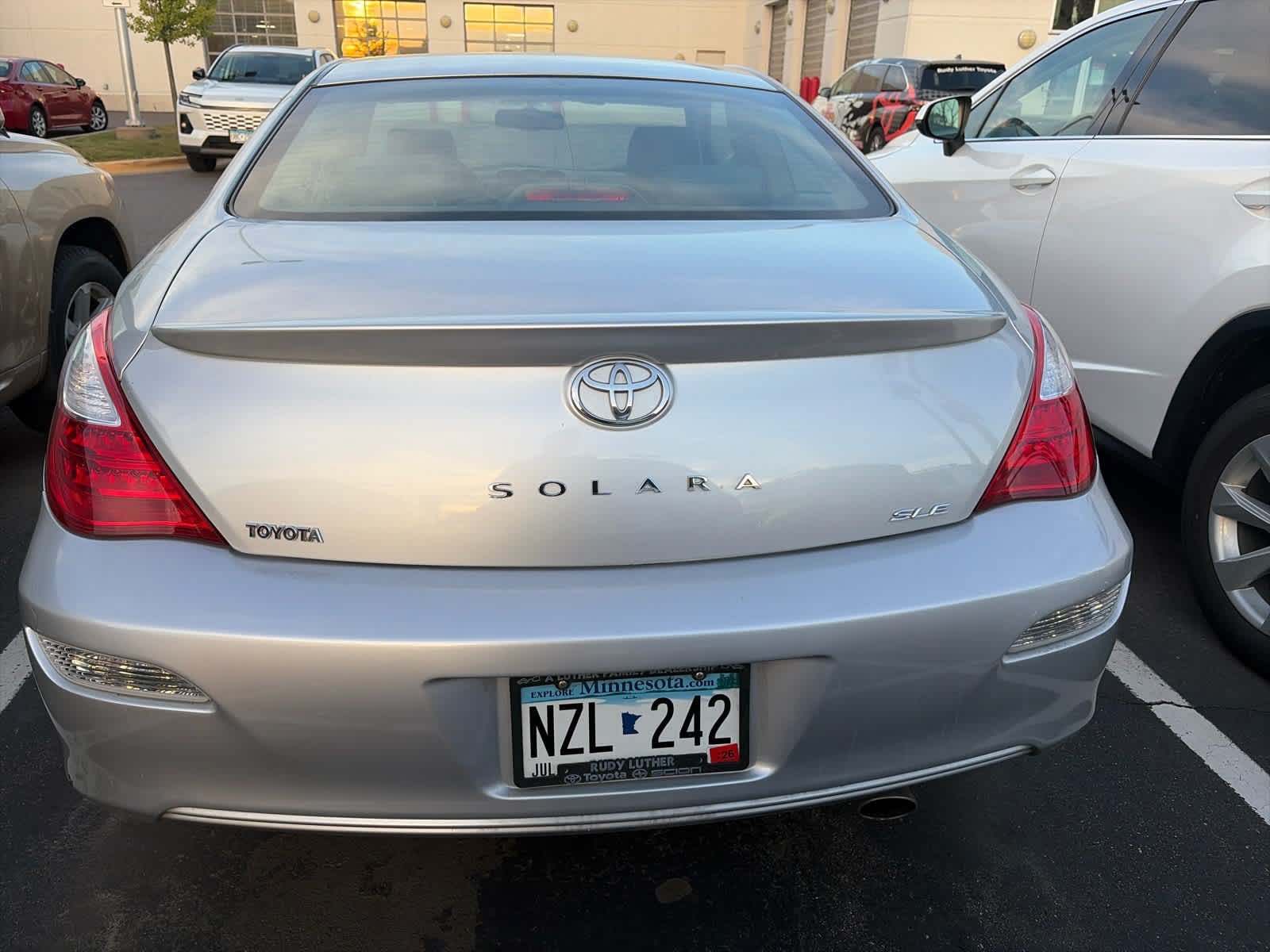 Used 2008 Classic Silver Metallic Toyota SLE image 5