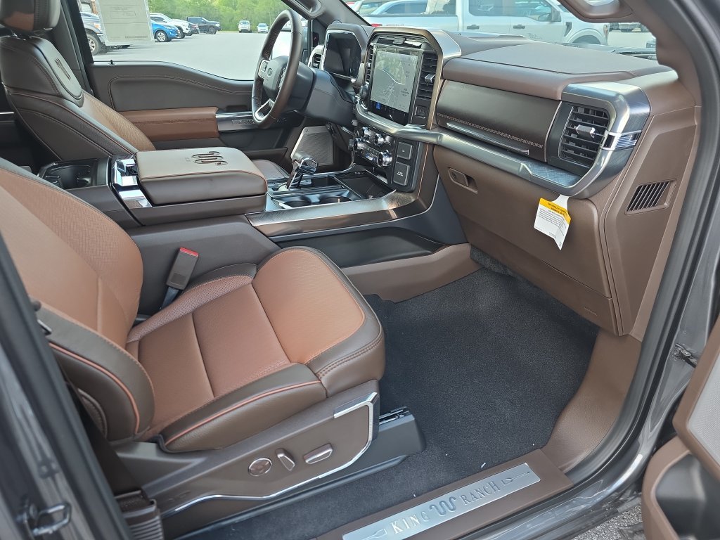 New 2026 Carbonized Gray Metallic Ford King Ranch® image 38
