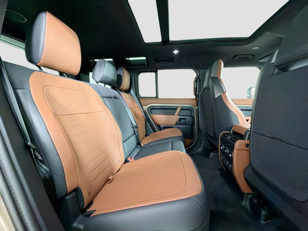 New 2026 Petra Copper Land Rover  OCTA image 29