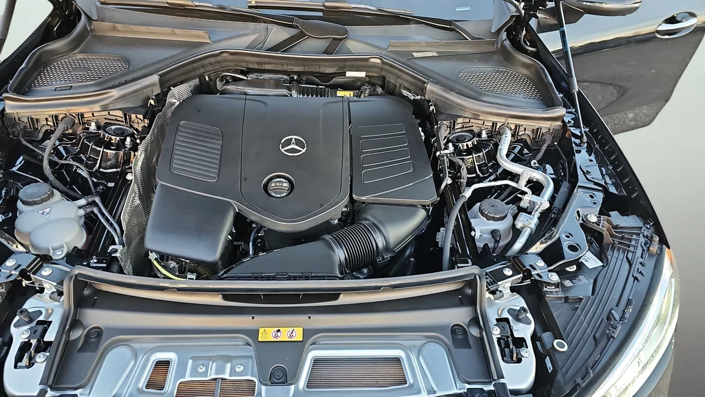 Certified Used 2026 Black Mercedes-Benz GLC 300 image 23