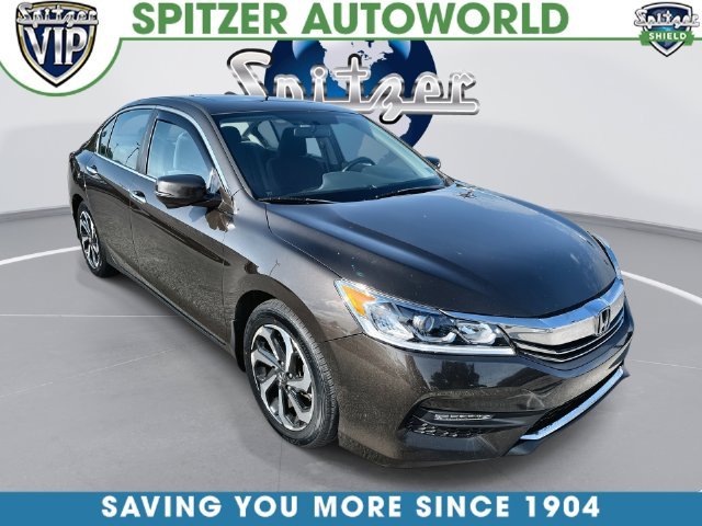 Used 2016  Honda EX image 1