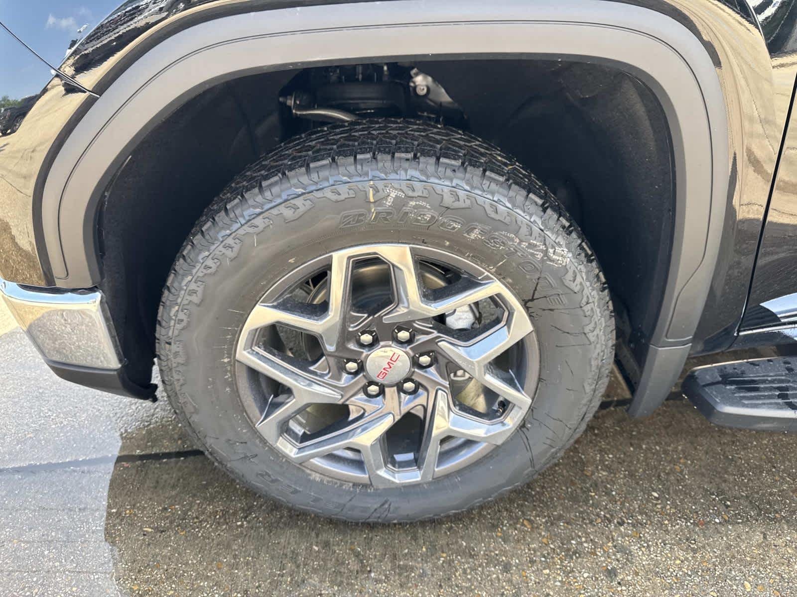 New 2026 Onyx Black GMC SLT image 4