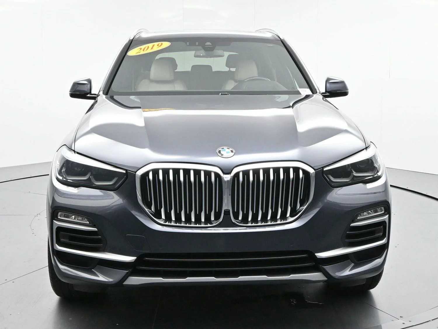 Used 2019 Arctic Gray Metallic BMW xDrive40i image 2