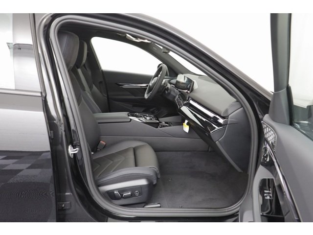 Certified Used 2026 Black Sapphire Metallic BMW 530i xDrive image 19