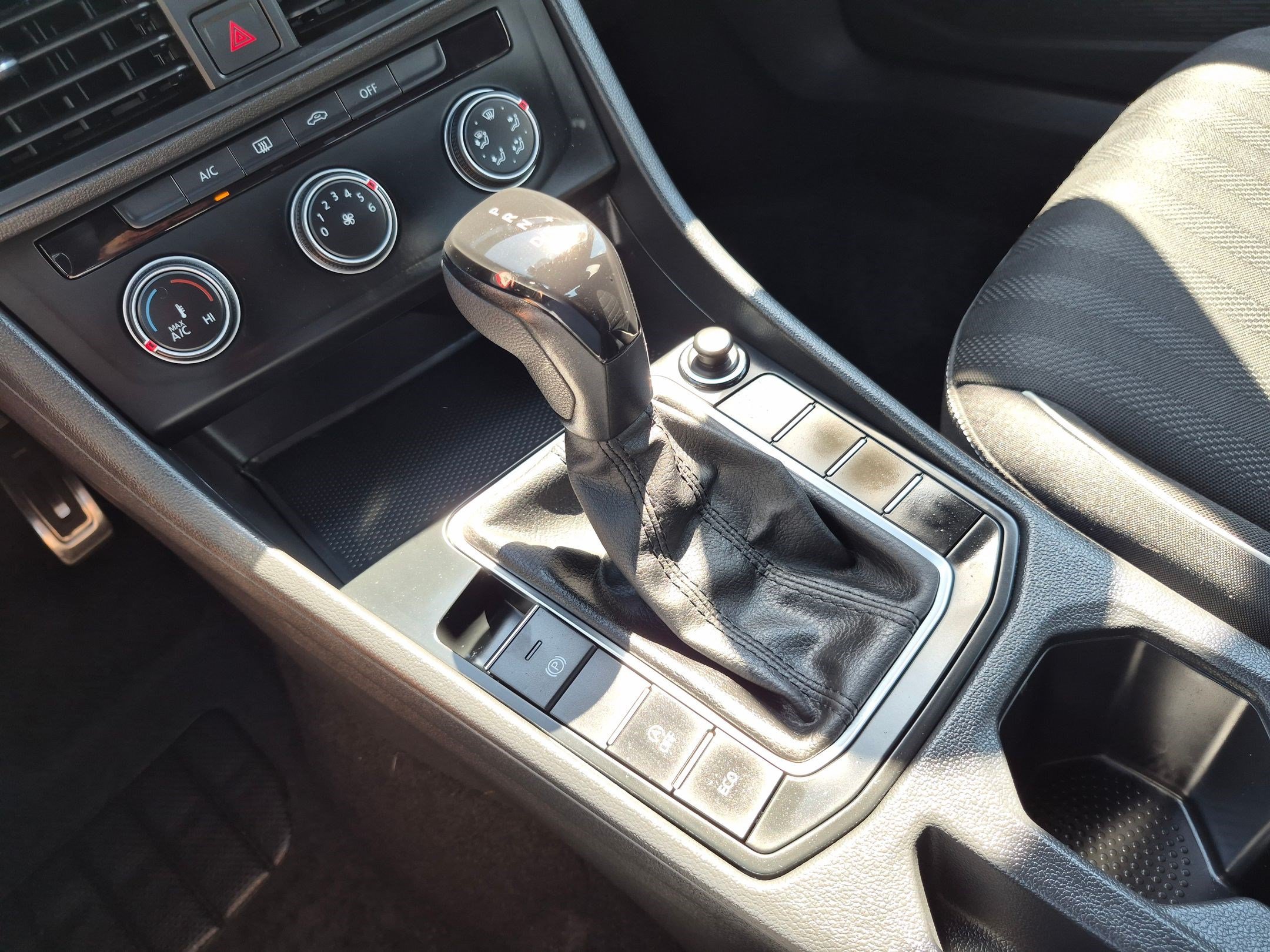 Certified Used 2023 Pyrite Silver Metallic Volkswagen Sport image 25