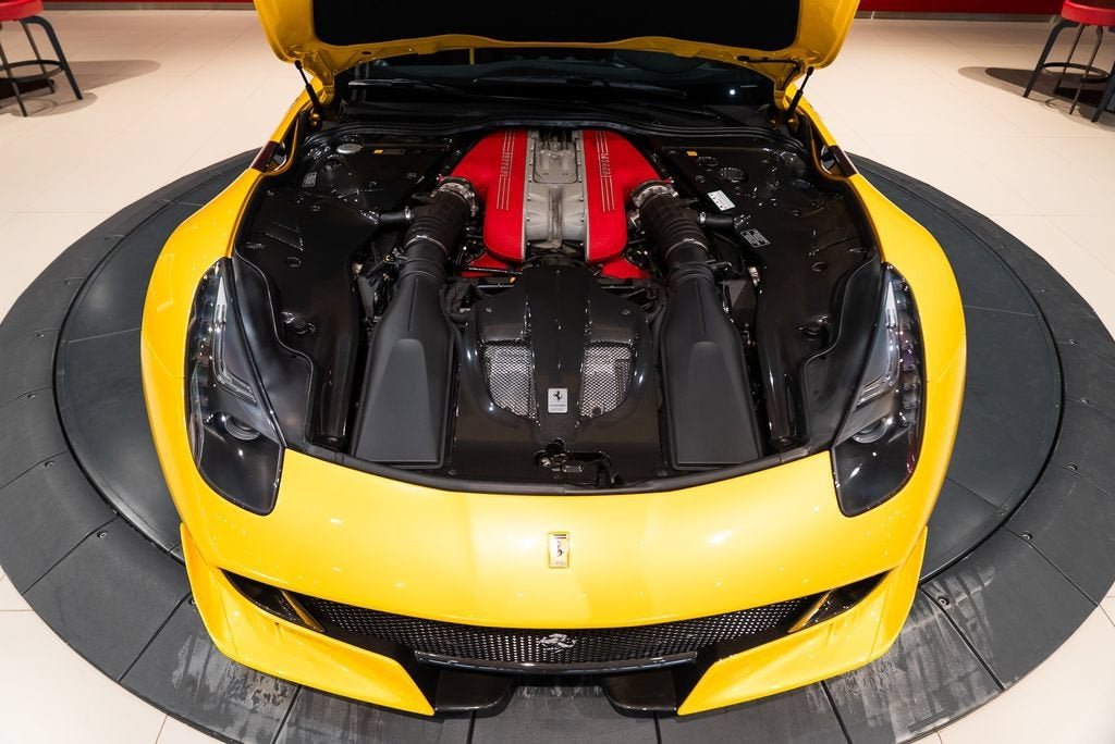 Certified Used 2016 Giallo Triplo Strato Ferrari Base image 18