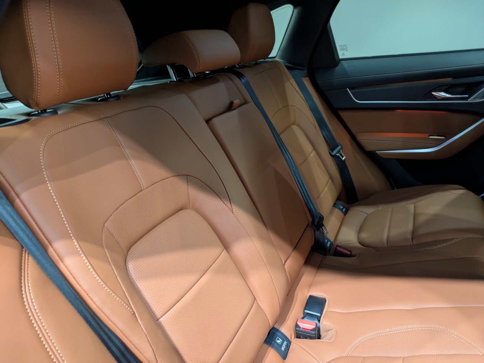 2026 Jaguar F-Pace R-Dynamic S - Photo 23
