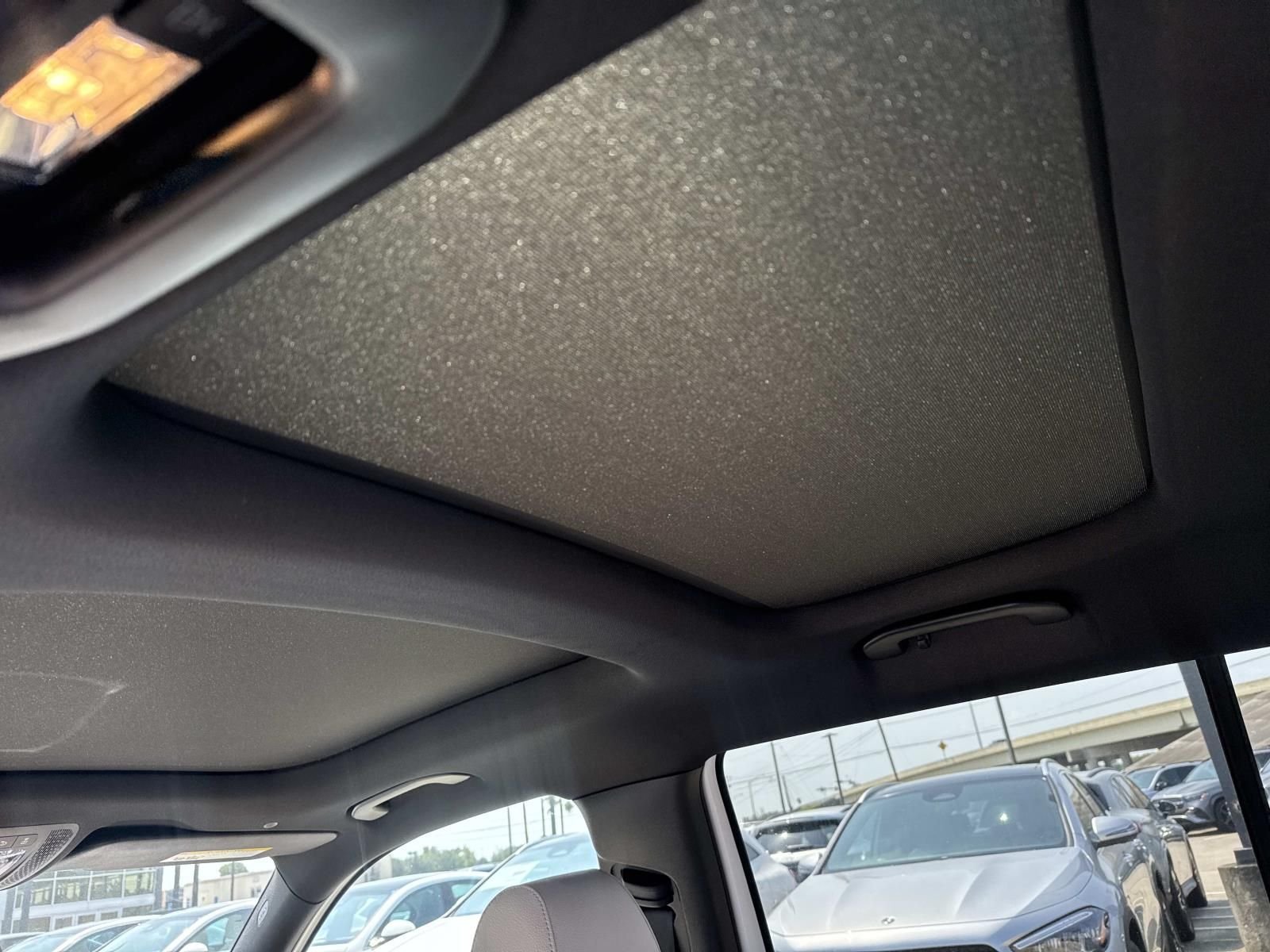 New 2026 White Mercedes-Benz GLB 250 image 8