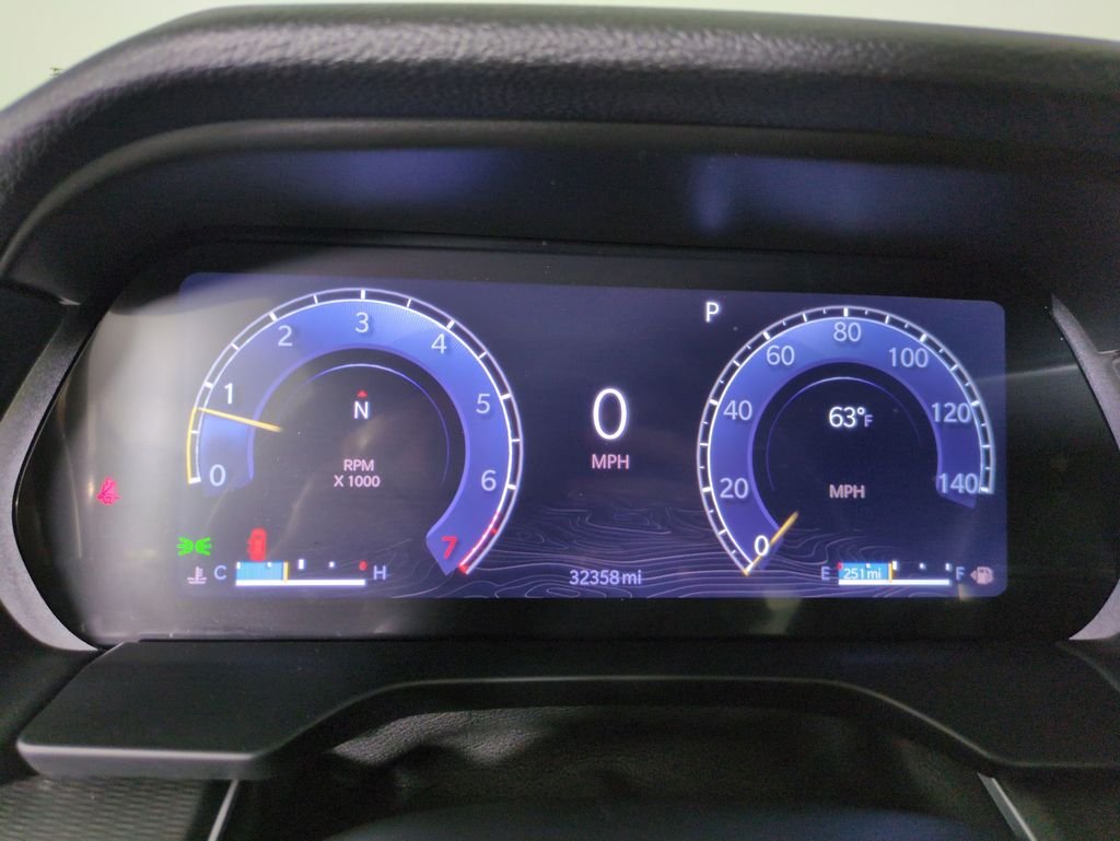 Used 2025  Jeep Altitude X image 18