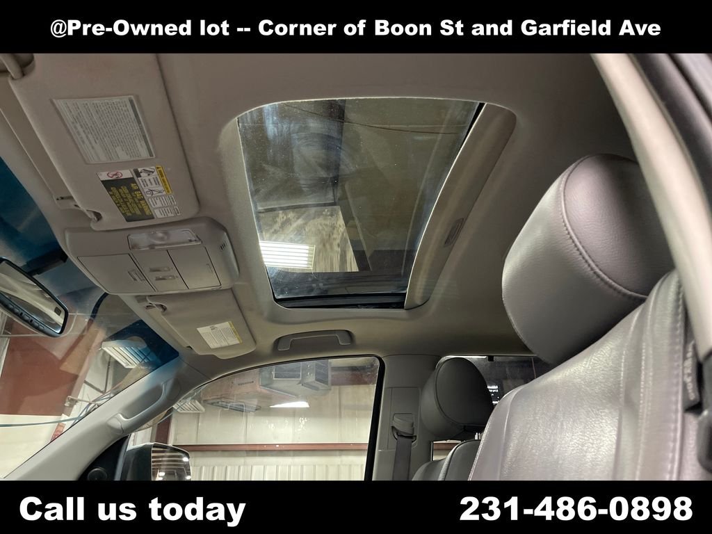 Used 2008  Toyota Limited image 12