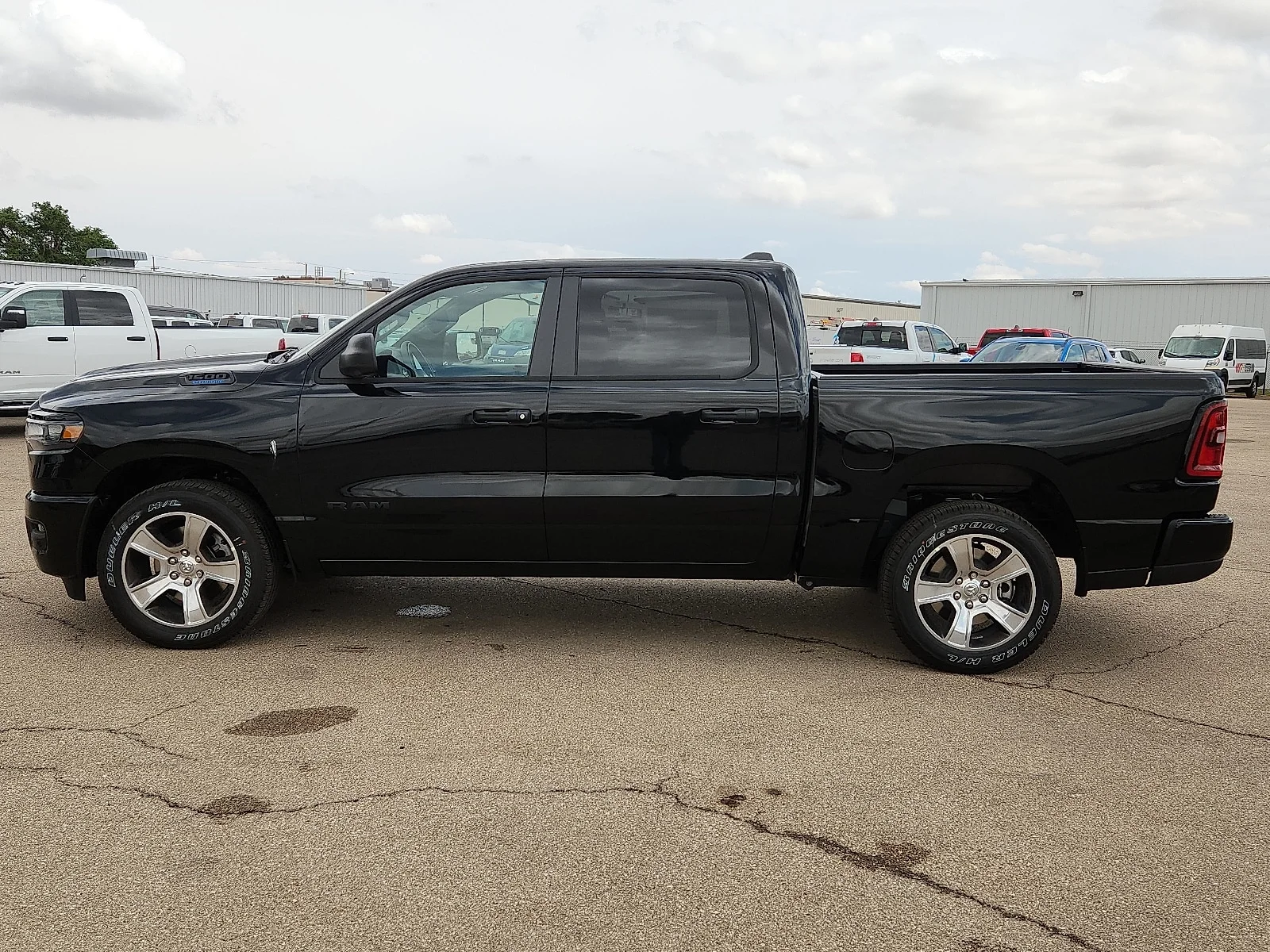 New 2026 Diamond Black Crystal Pearl-Coat  Paint Ram EXPRESS CREW CAB 4X2 5