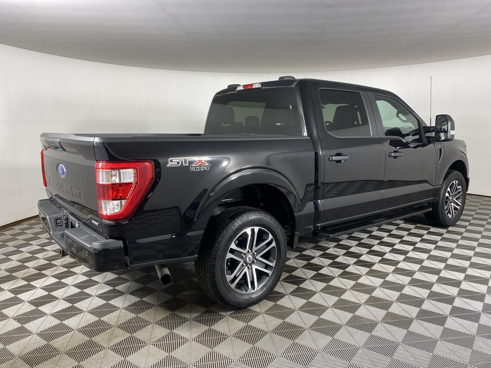 Used 2023 Agate Black Ford XL image 7