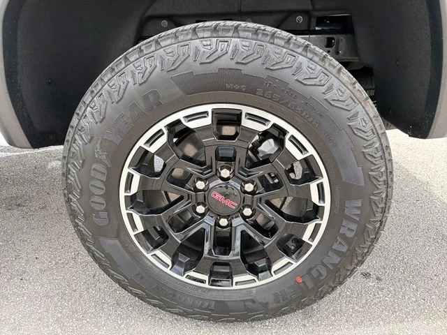 Used 2026 White GMC AT4 image 25