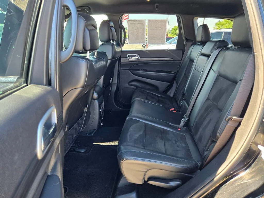 Certified Used 2020 Black Jeep Altitude image 30