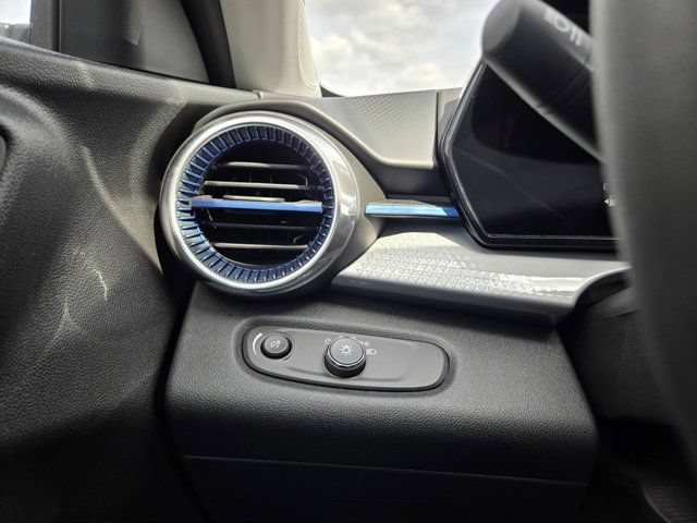 2026 Chevrolet Trax LT - Photo 11