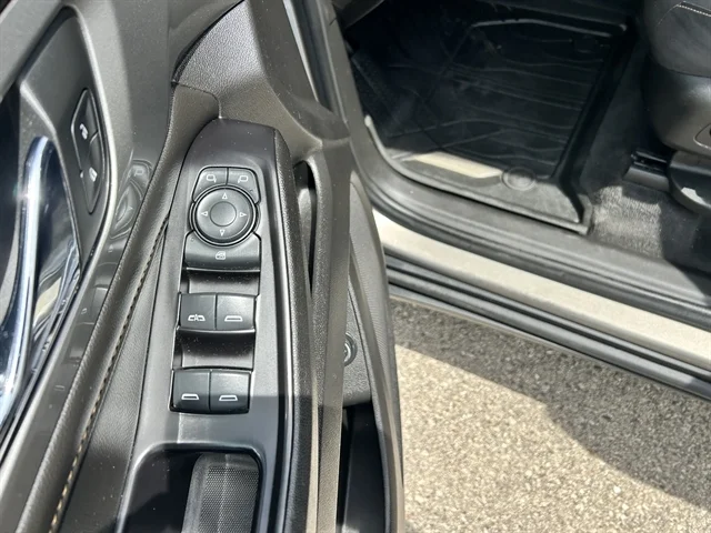 Used 2018 Brown CHEVROLET LT Cloth image 23