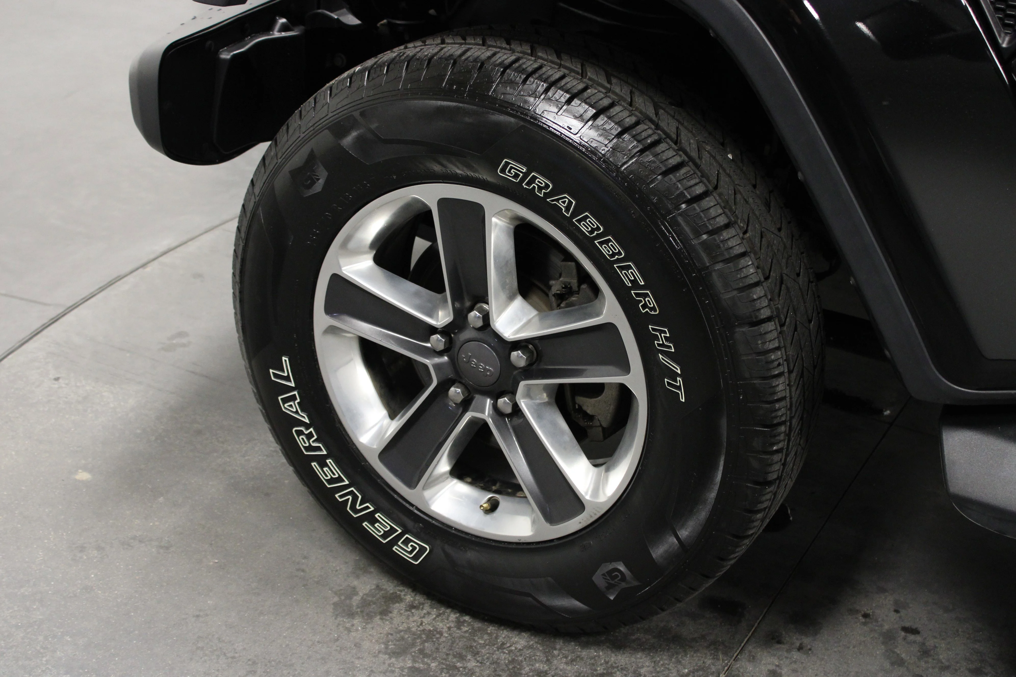 Used 2018 Black Clearcoat Jeep Sahara image 10