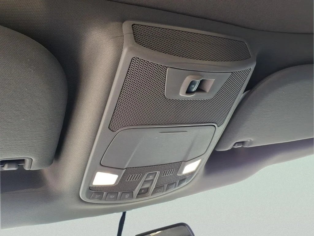 Used 2018 Blue Ford XLT image 25