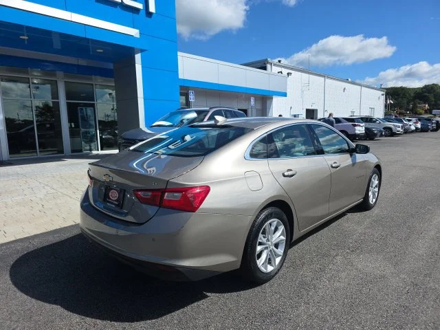 Used 2025 Gray Chevrolet LT image 6