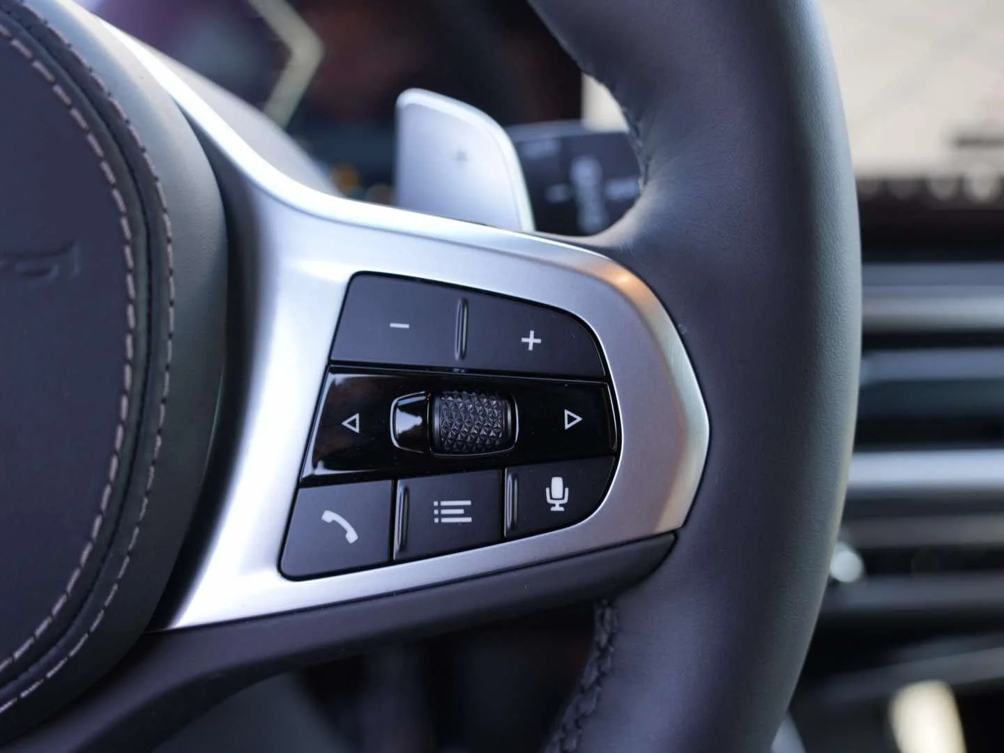 New 2026 Brooklyn Grey Metallic BMW xDrive40i image 22