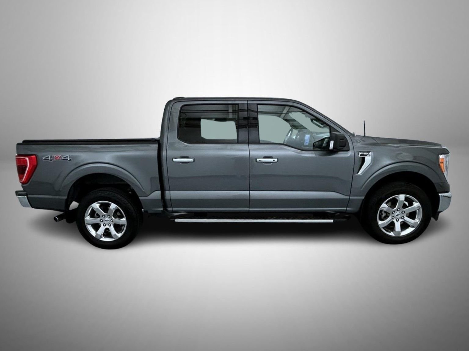 Used 2023 Gray Ford XLT image 4