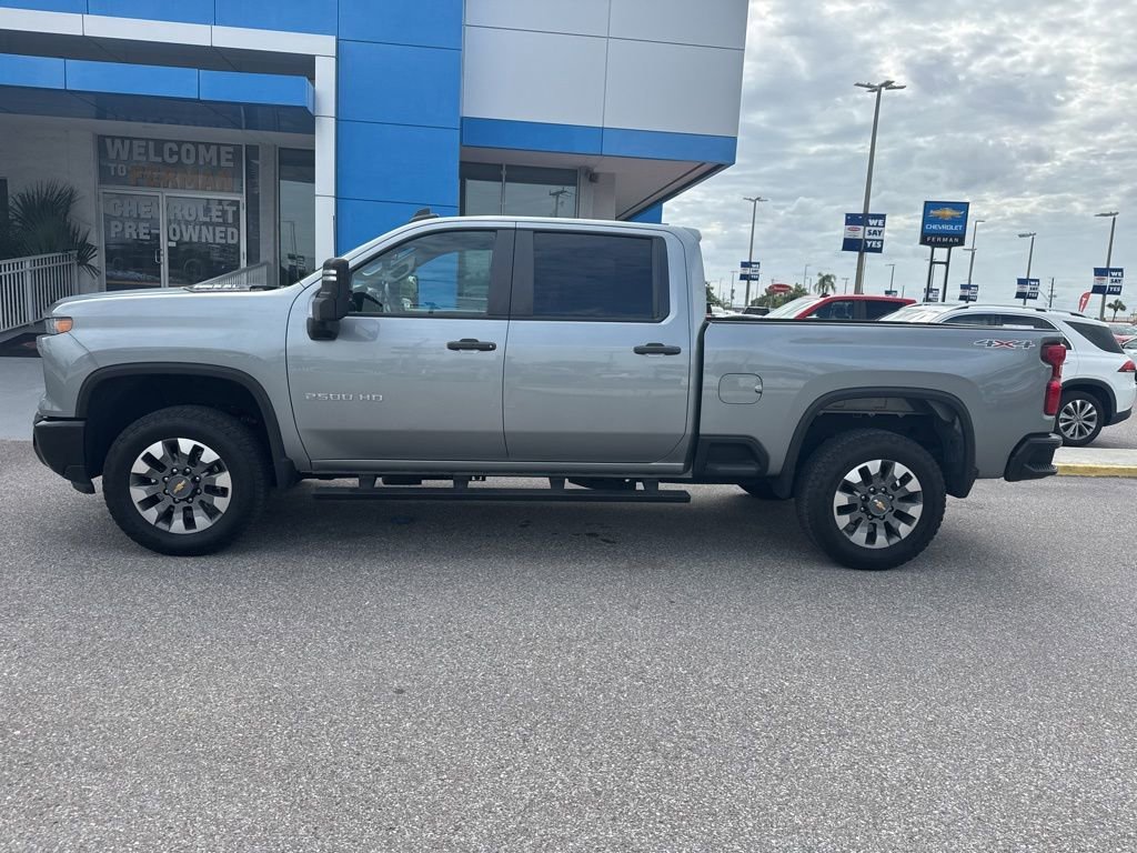 2024 Chevrolet Silverado HD Custom 4WD Crew Cab Standard Box's photo