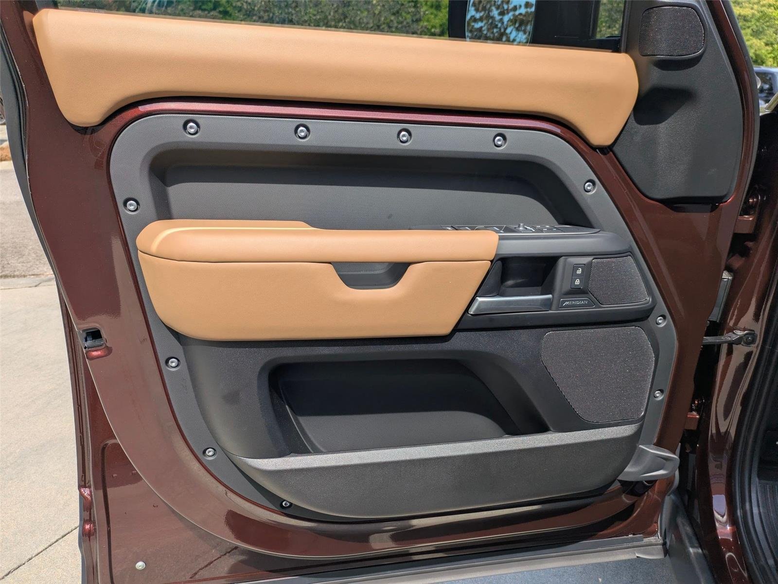 New 2026 Sedona Red Metallic Land Rover S image 11
