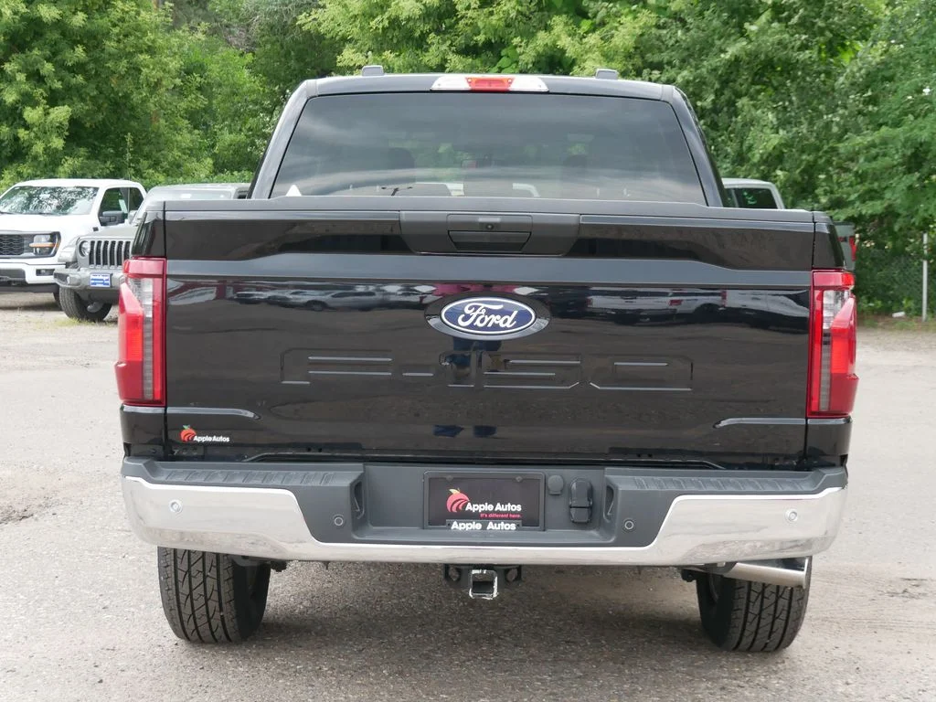Used 2025 Black Ford XLT image 4