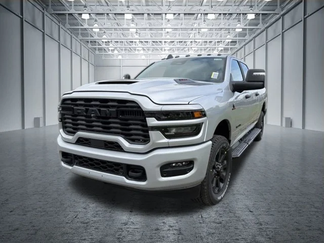New 2027 Silver-Zynith Exterior Paint RAM Big Horn image 8