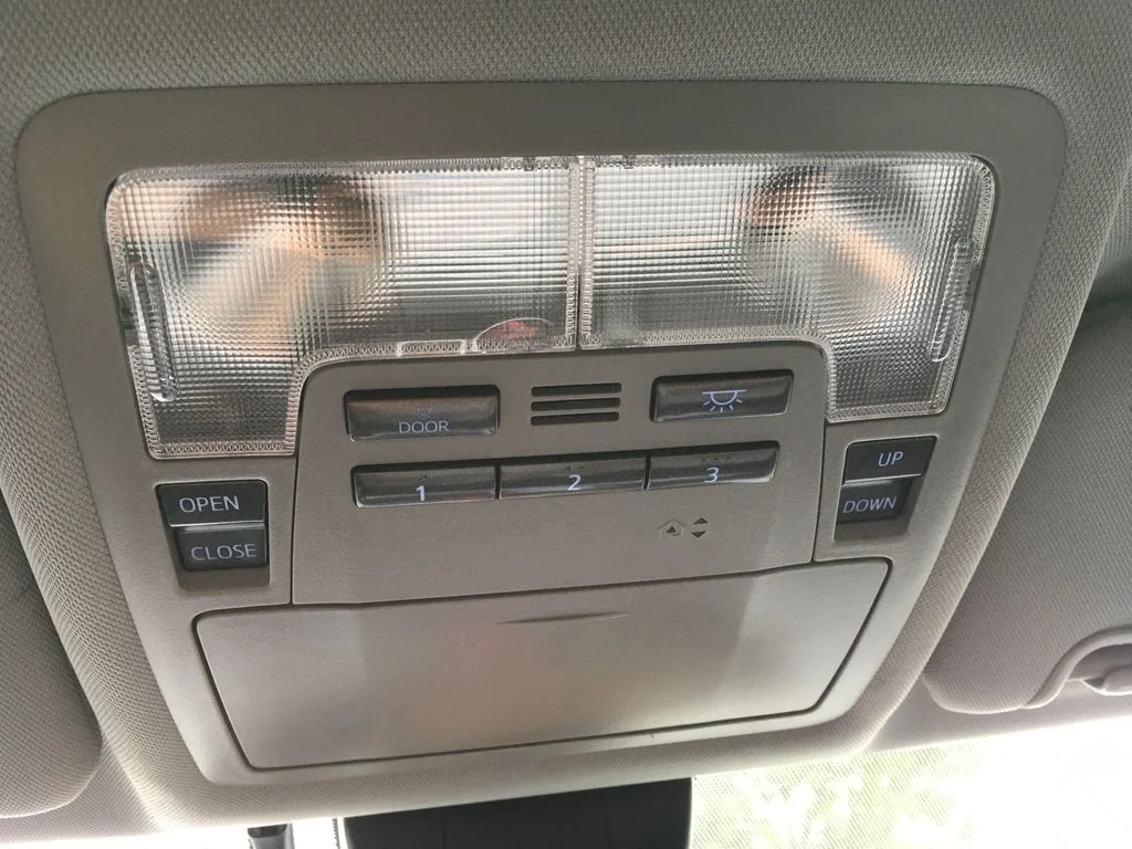 Used 2019 White Toyota XLE image 16