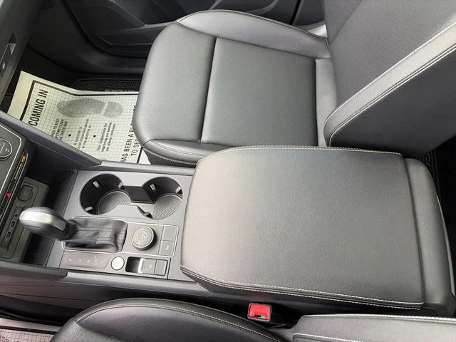 Used 2021 Silver Volkswagen 3.6L V6 SE w/Technology R-Line image 21