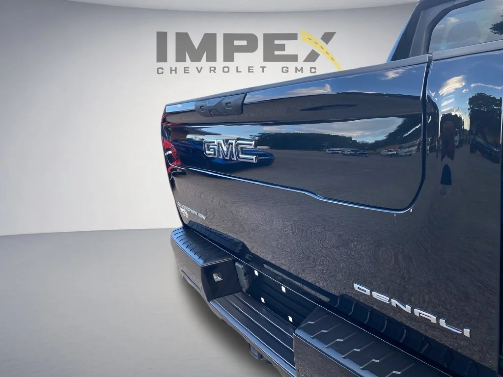 Used 2025 Onyx Black GMC Max Range Denali image 40