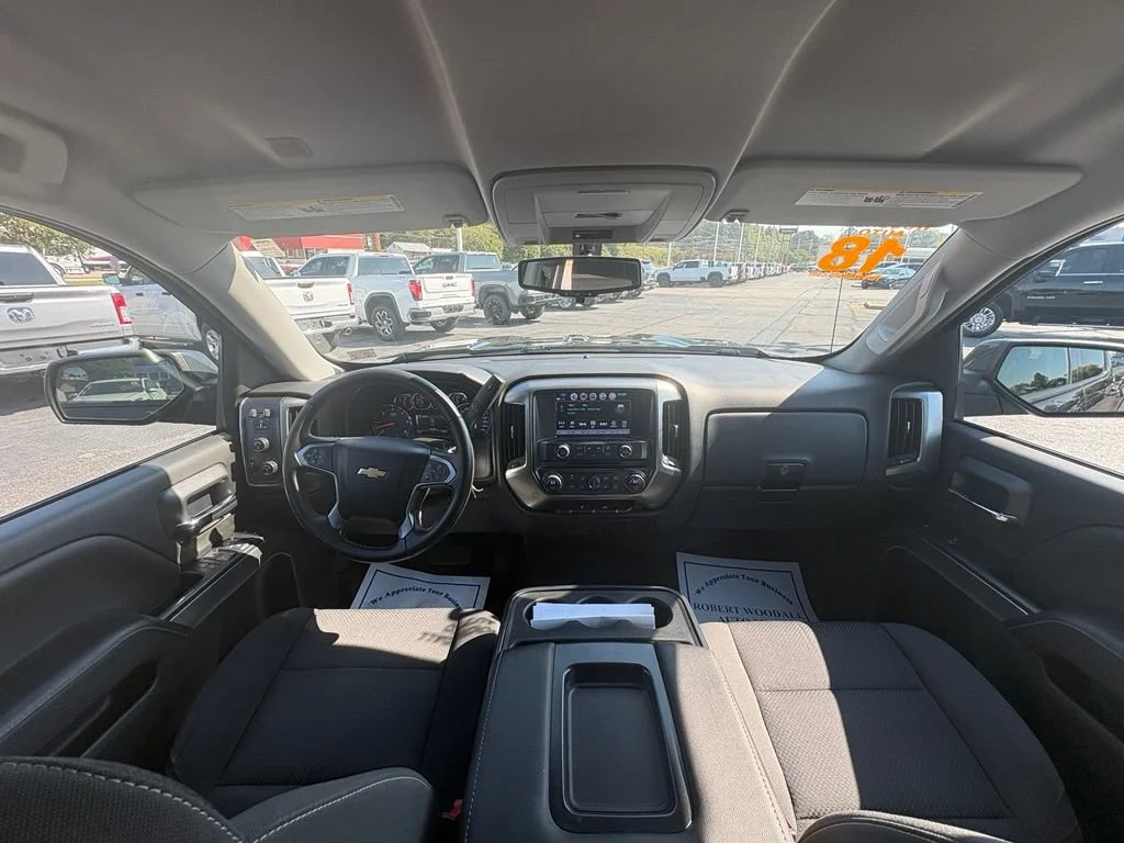 Used 2018 GRAPHITE METALLIC Chevrolet LT image 20
