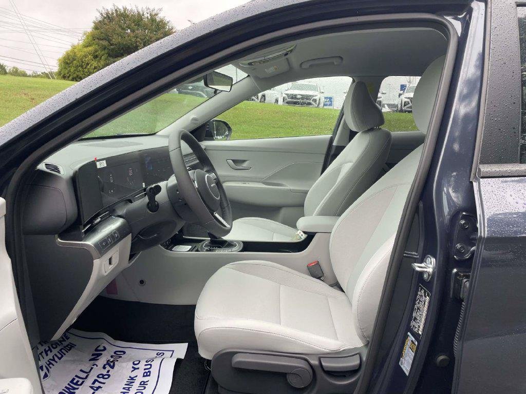 New 2027 Blue Hyundai SEL Sport FWD image 15