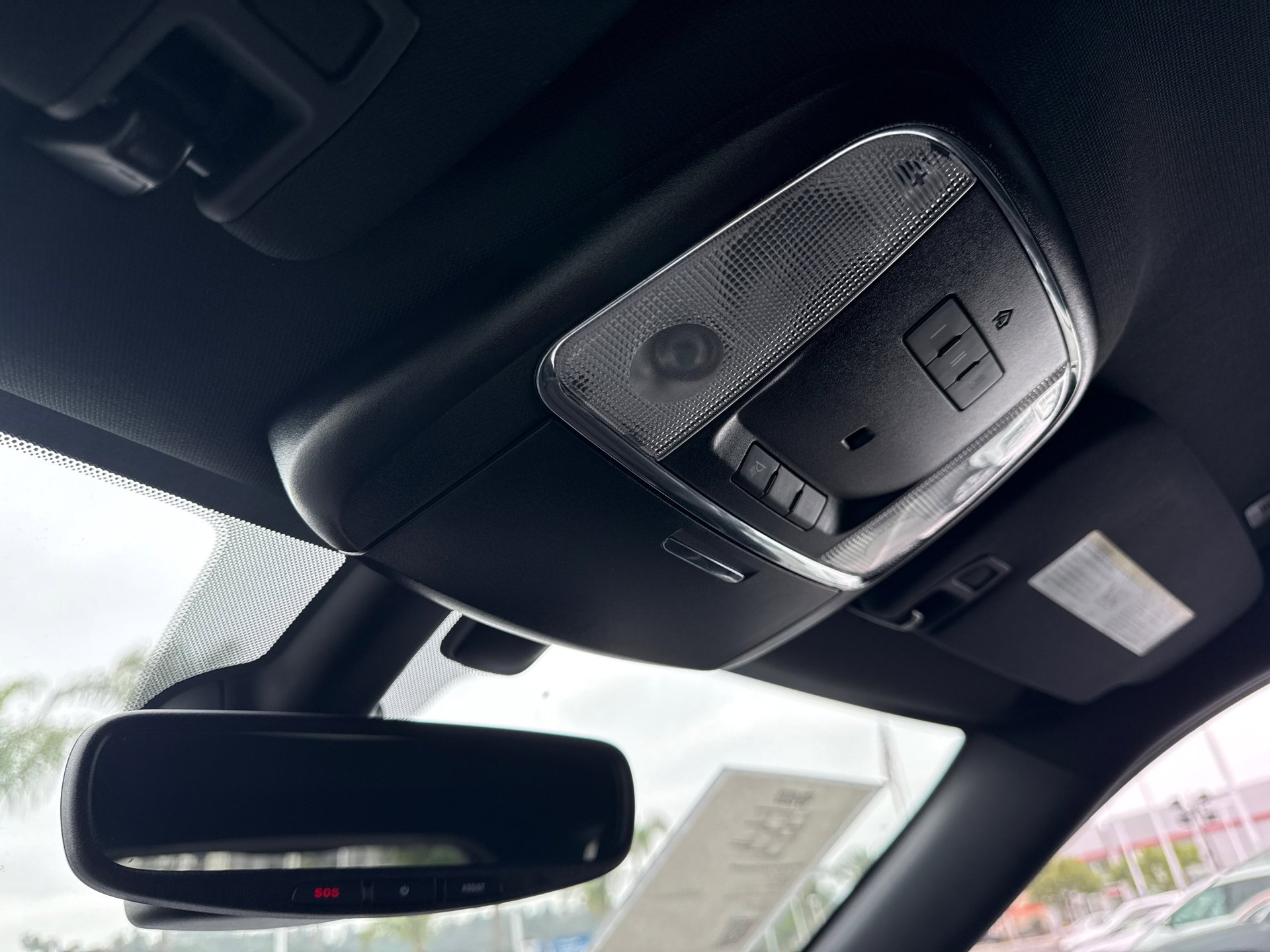 Used 2019 Granite Crystal Metallic Clearcoat Jeep Altitude image 29