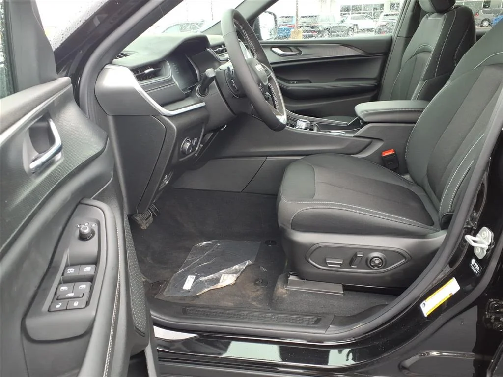 2025 Jeep Grand Cherokee L Laredo - Photo 15