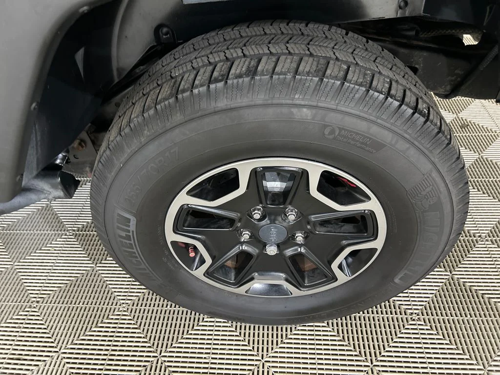 Used 2017 Black Jeep Unlimited Rubicon image 10