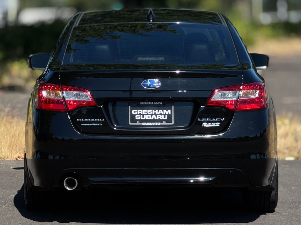 Used 2017 Crystal Black Silica Subaru 2.5i image 6