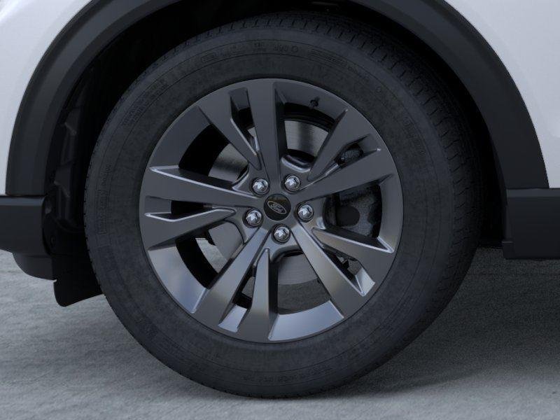 New 2026 Star White Ford Active image 4