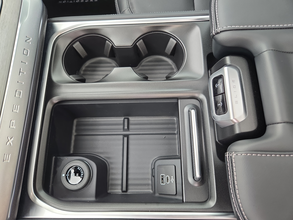 New 2026 Glacier Gray Metallic Tri-Coat Ford Platinum® image 23