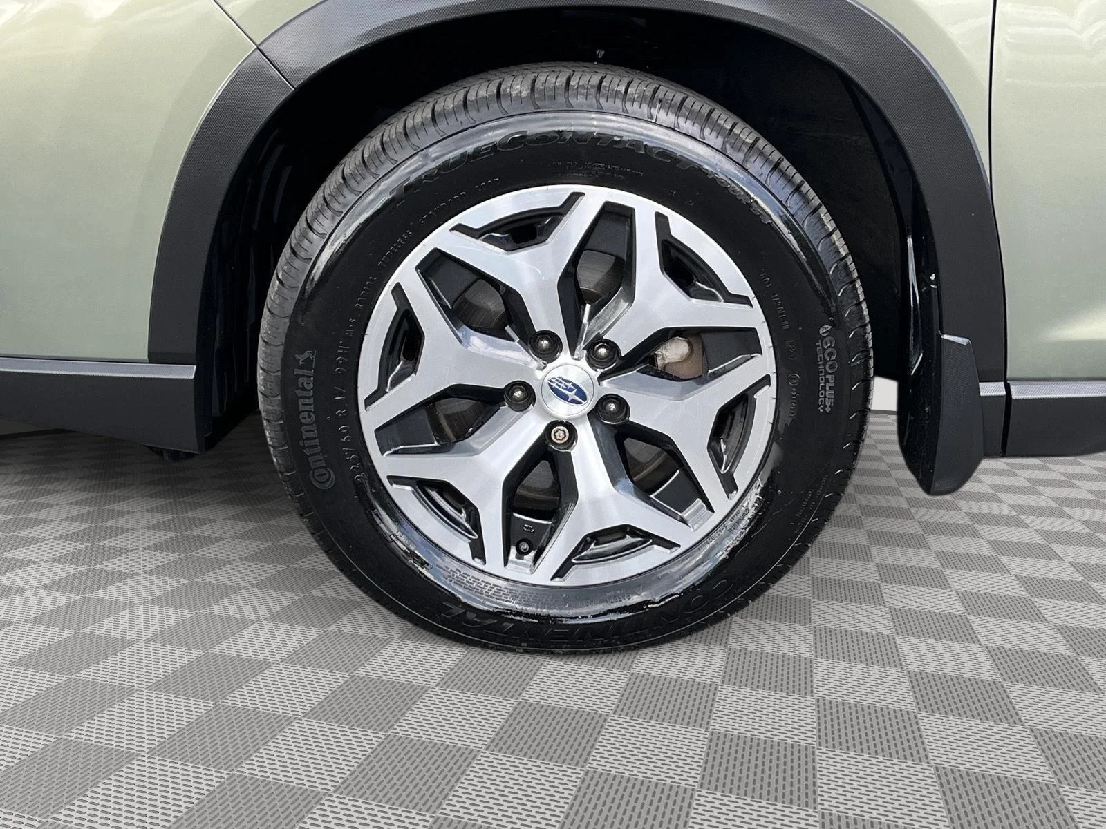 Used 2019 Jasper Green Metallic Subaru Premium image 9