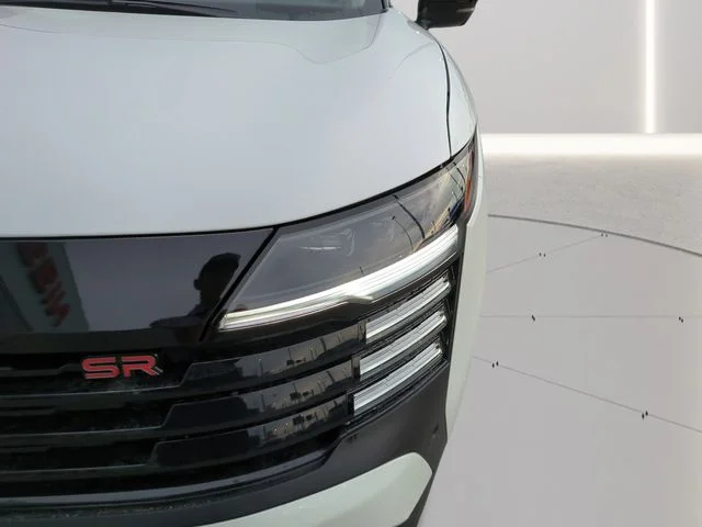New 2026 Aspen White TriCoat / Super Black Two-tone Nissan SR image 7