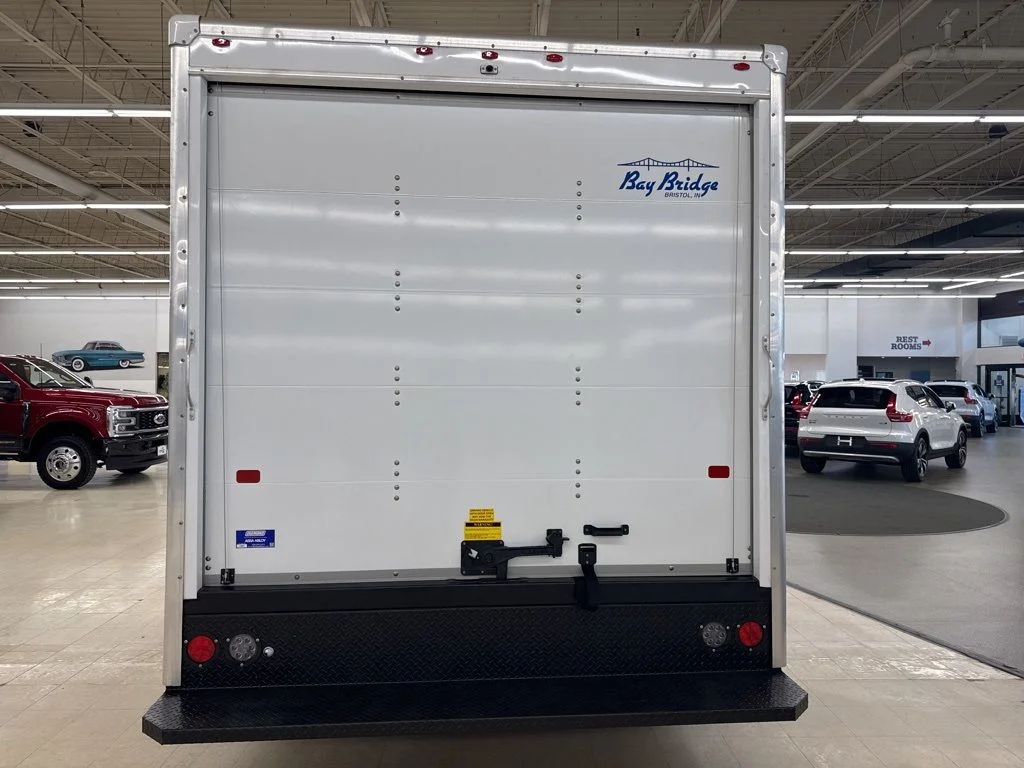 New 2025 Oxford White Ford E-350 SRW image 6