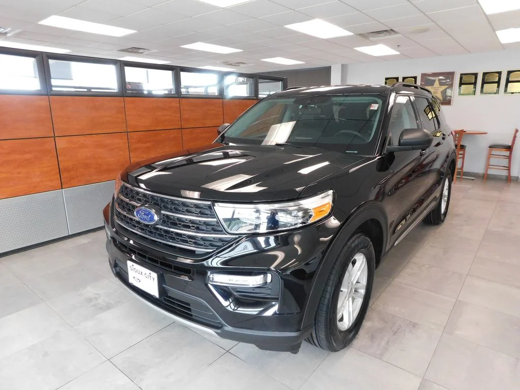 2024 Ford Explorer XLT 4WD's photo