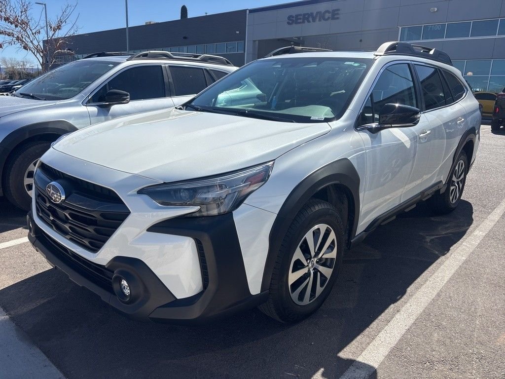 2024 Subaru Outback Premium's photo